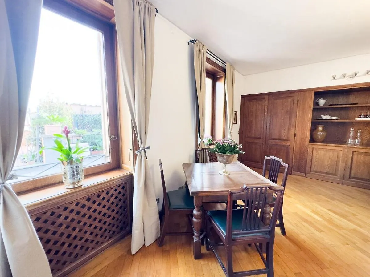 Apartment Maison Giulia Rome